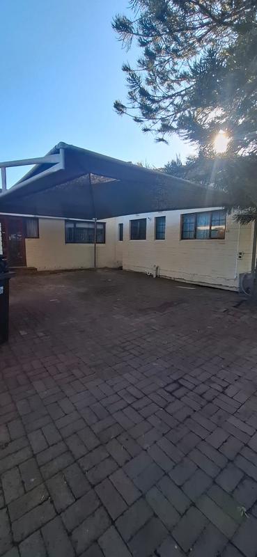 6 Bedroom Property for Sale in Cravenby Western Cape